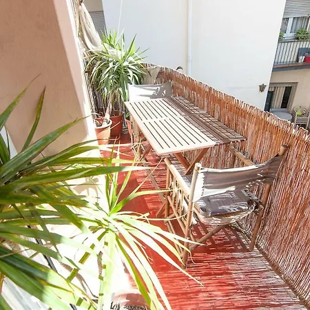 Three Bedroom In Sants شقة