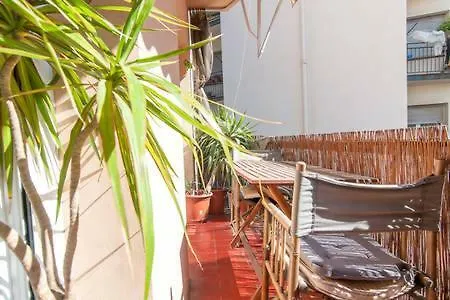 Three Bedroom In Sants برشلونة