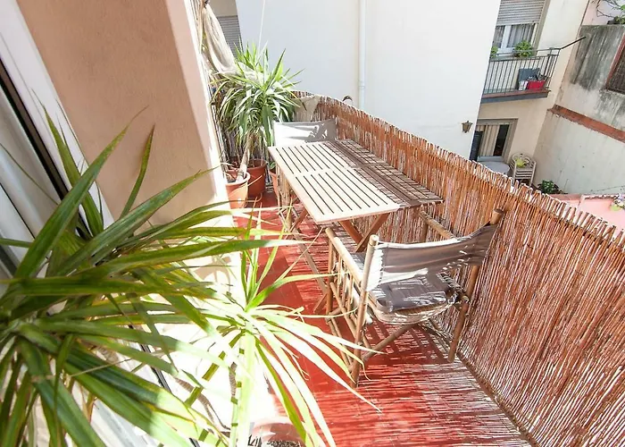 Three Bedroom In Sants Apartment