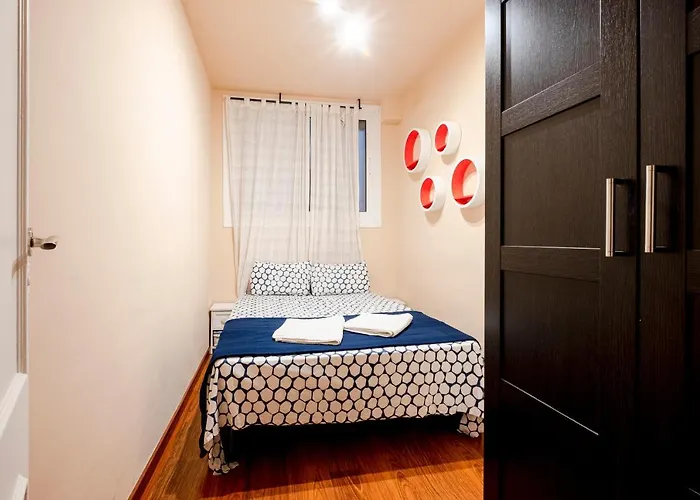 Apartment Three Bedroom In Sants *