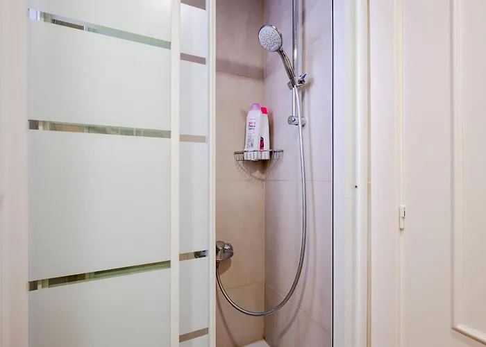 Three Bedroom In Sants *