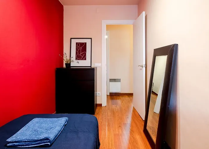Three Bedroom In Sants