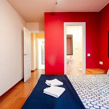 Three Bedroom In Sants Apartment