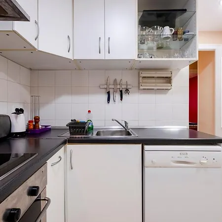 Apartment Three Bedroom In Sants Barcelona
