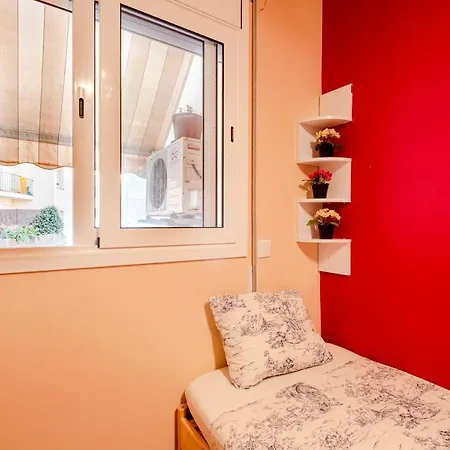 Three Bedroom In Sants Apartment